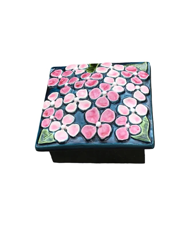 COFFRET EN FAÏENCE ÉMAILLÉE – MITHÉ ESPELT (1923-2020)