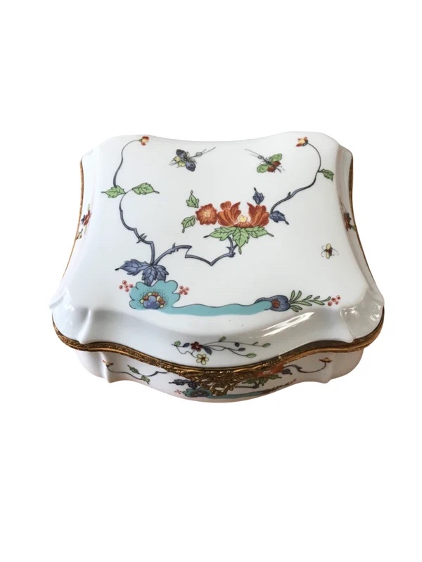COFFRET EN PORCELAINE DE CHANTILLY – DÉCOR FLEURETTE PEINT MAIN-photo-2