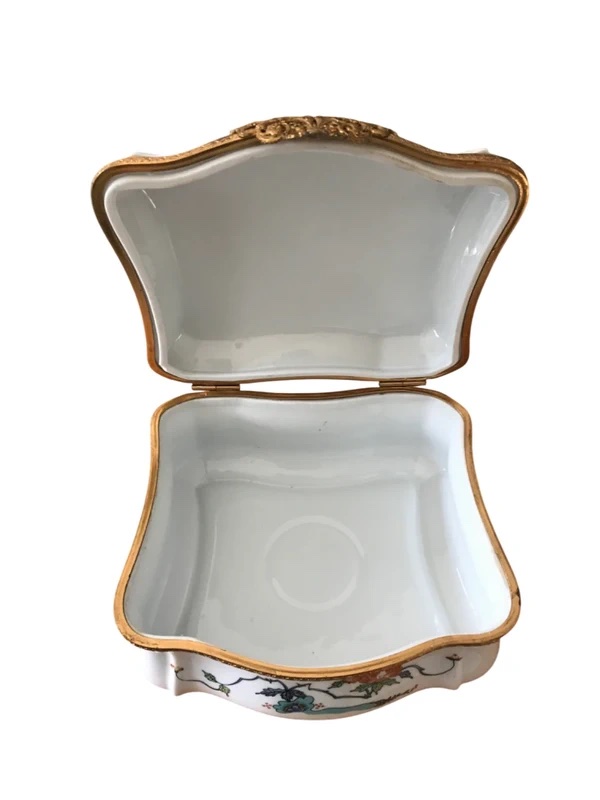 COFFRET EN PORCELAINE DE CHANTILLY – DÉCOR FLEURETTE PEINT MAIN-photo-3