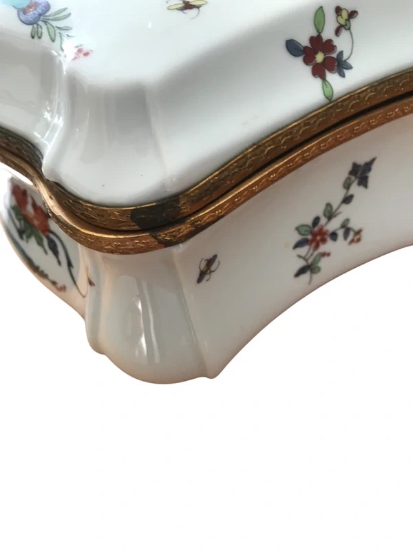 COFFRET EN PORCELAINE DE CHANTILLY – DÉCOR FLEURETTE PEINT MAIN-photo-4