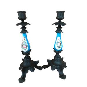Paire de Bougeoirs Art Nouveau – Métal ciselé et Porcelaine peinte à la main – Début XXe