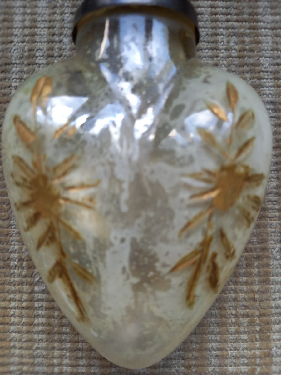 19th Century Hanging Etched Glass Heart -photo-3
