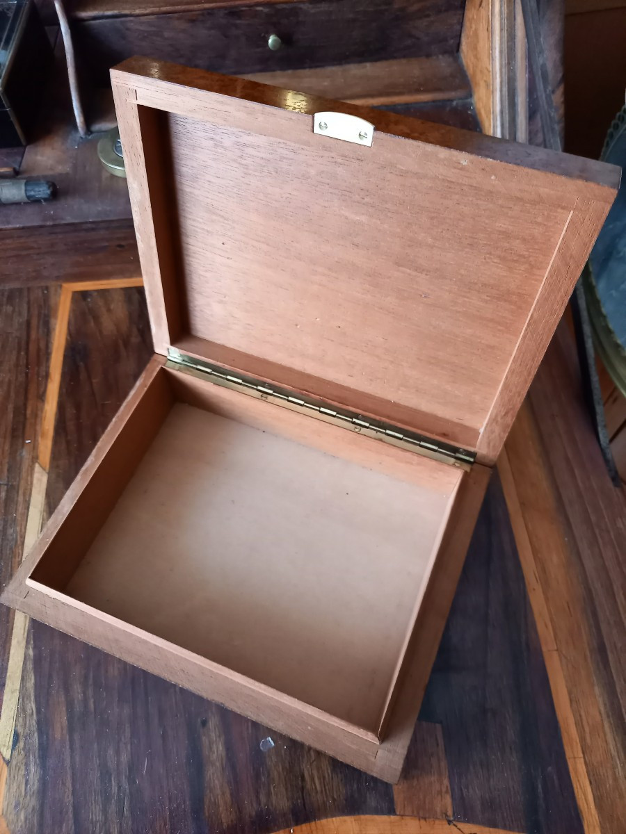 Art Deco: Amboyna Burl Cigarettes Box-photo-1