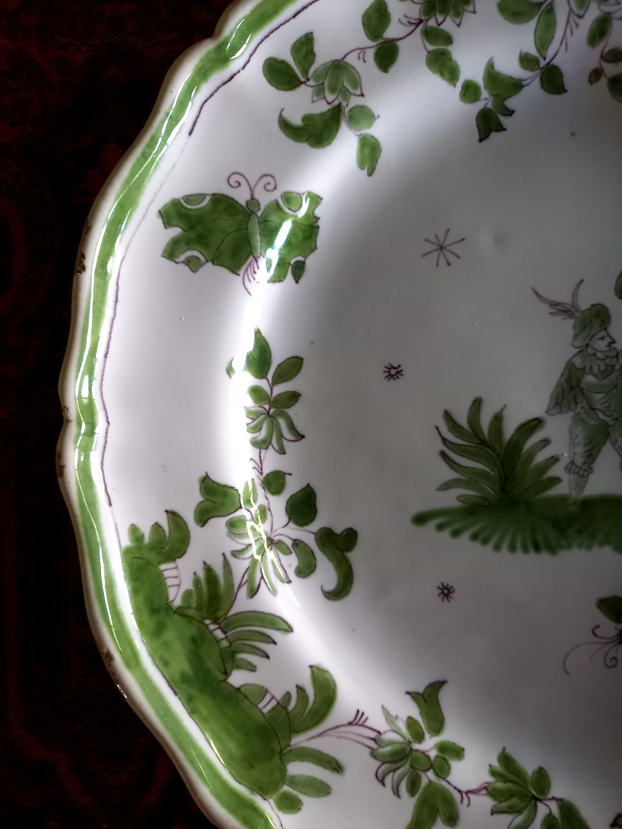 Moustier XVIIIE : grande assiette au decor en camaïeu vert-photo-4