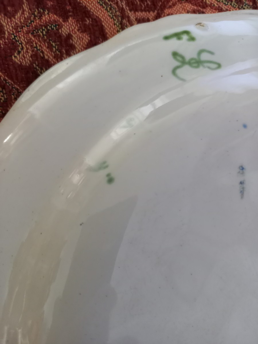 Moustier XVIIIE : grande assiette au decor en camaïeu vert-photo-3