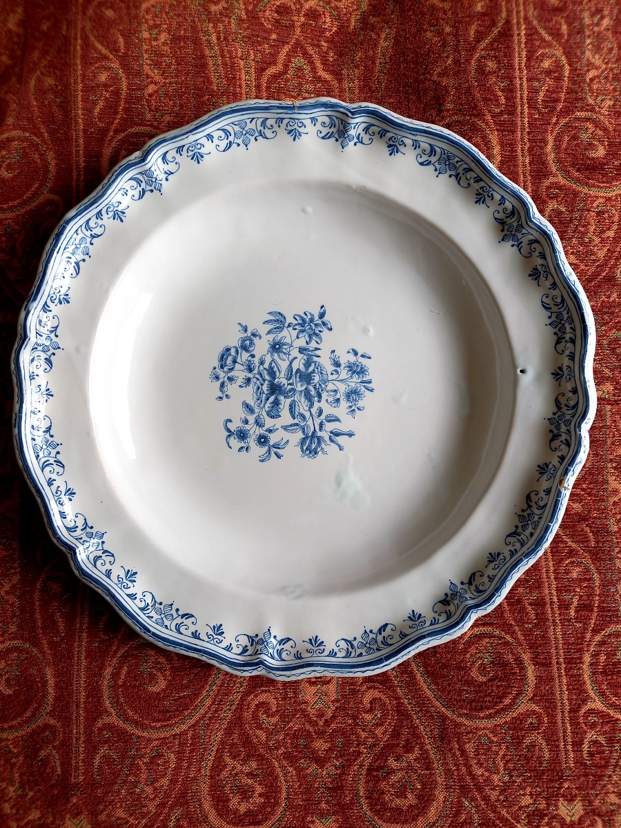 Plat en faïence du midi XVIIIE 