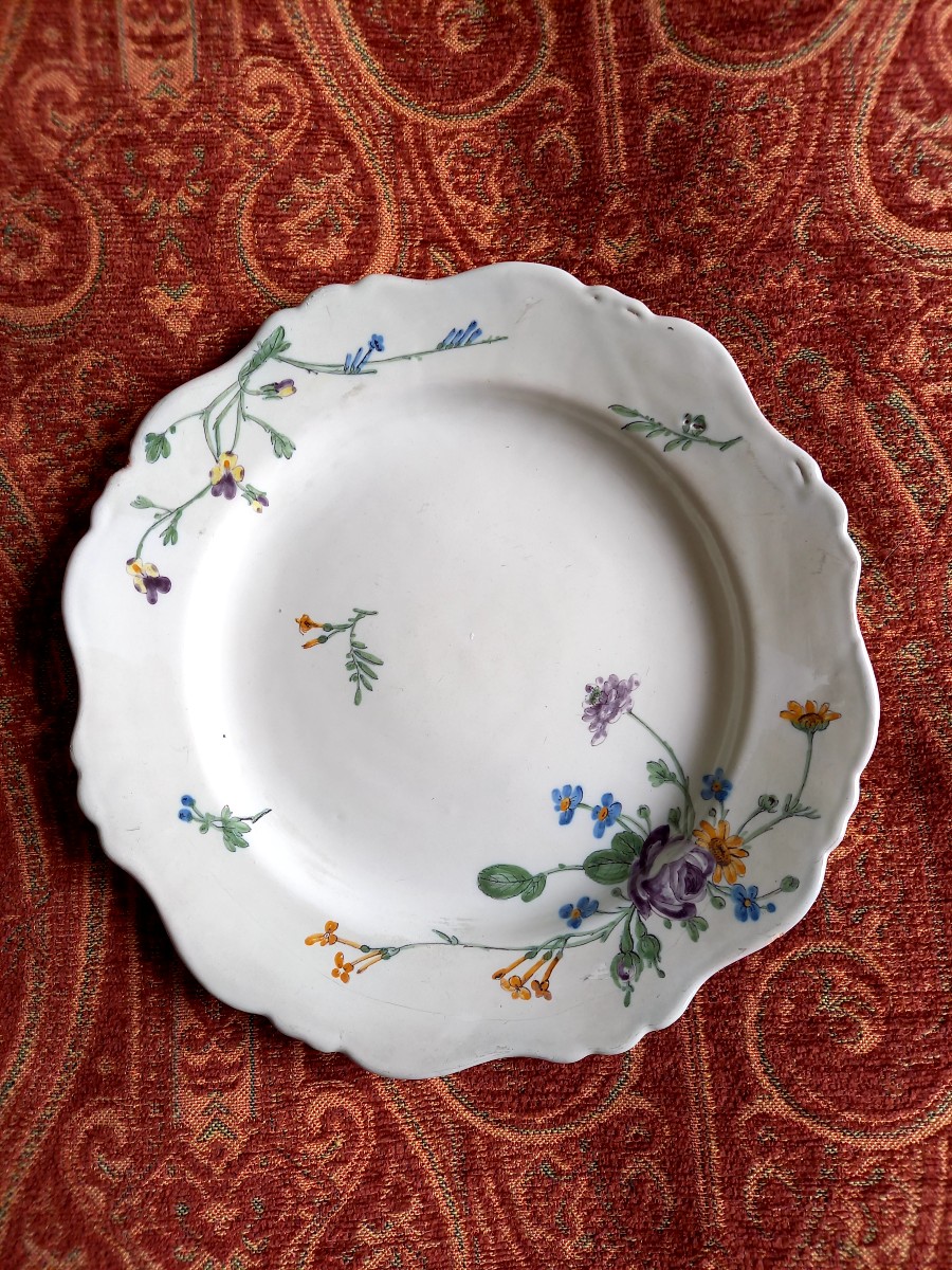 Marseille XVIIIe : Assiette En Faïence Decor Floral