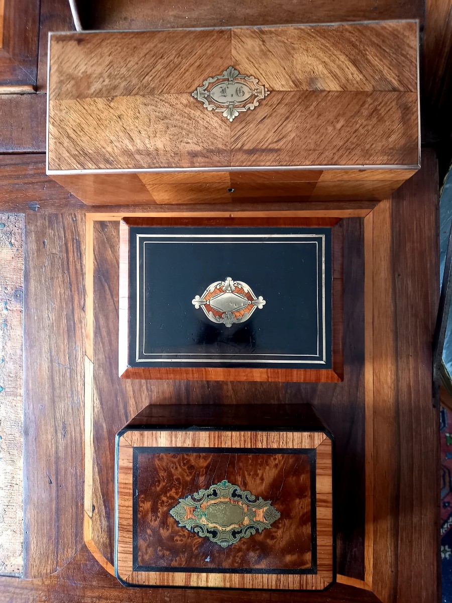 Réunion de trois coffrets en marqueterie Napoléon III 