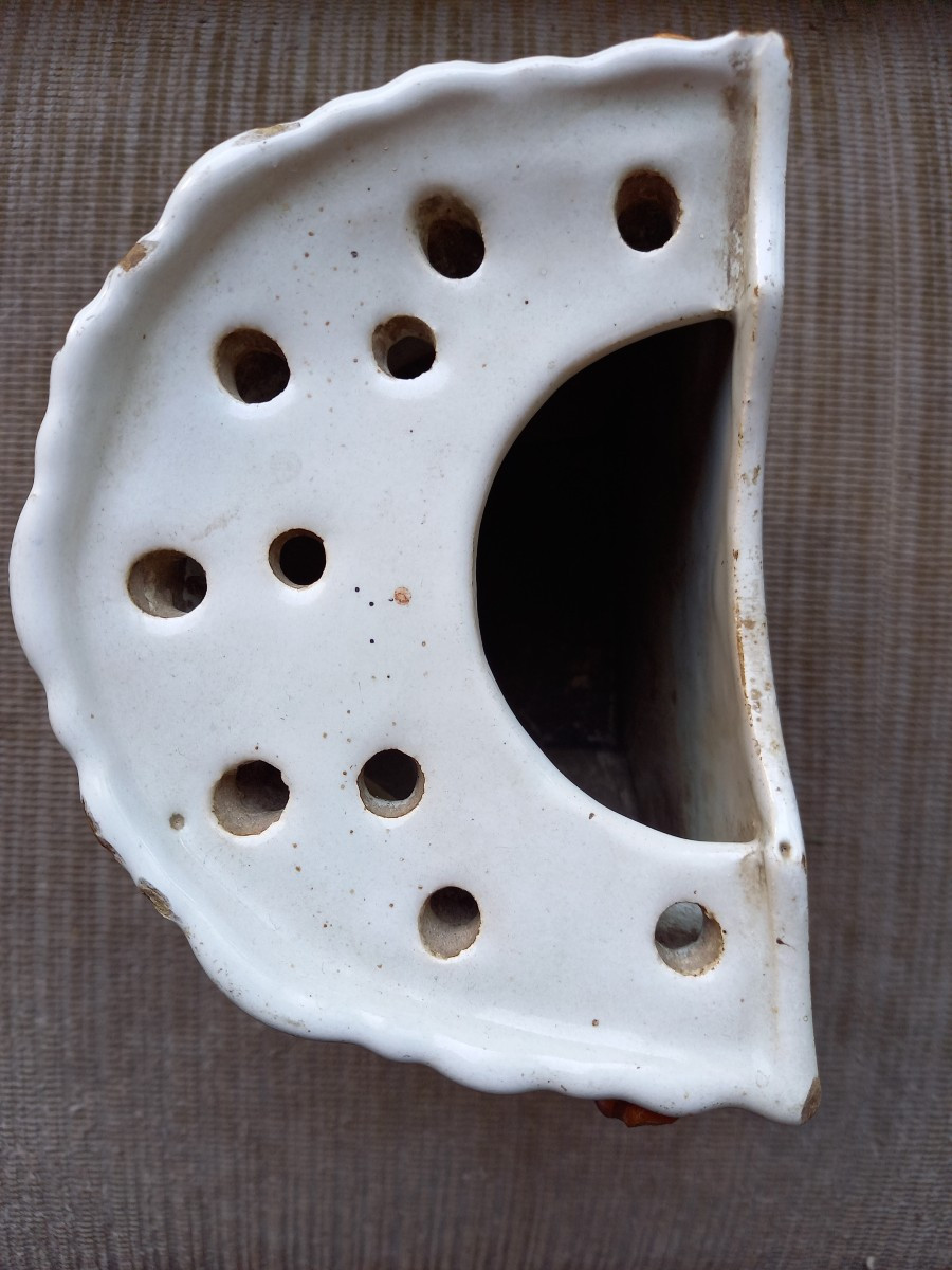 18th Century Flower Pot In Southern Earthenware -photo-1