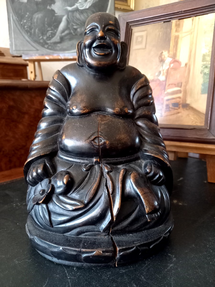Chine ou Japon fin XIXe : magot sculpté en ébène de Macassar 