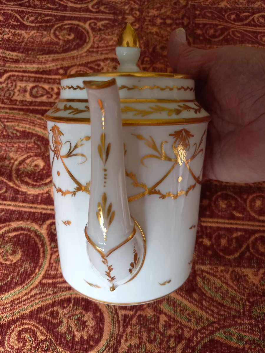 Paris Porcelain Teapot Circa 1800-photo-2