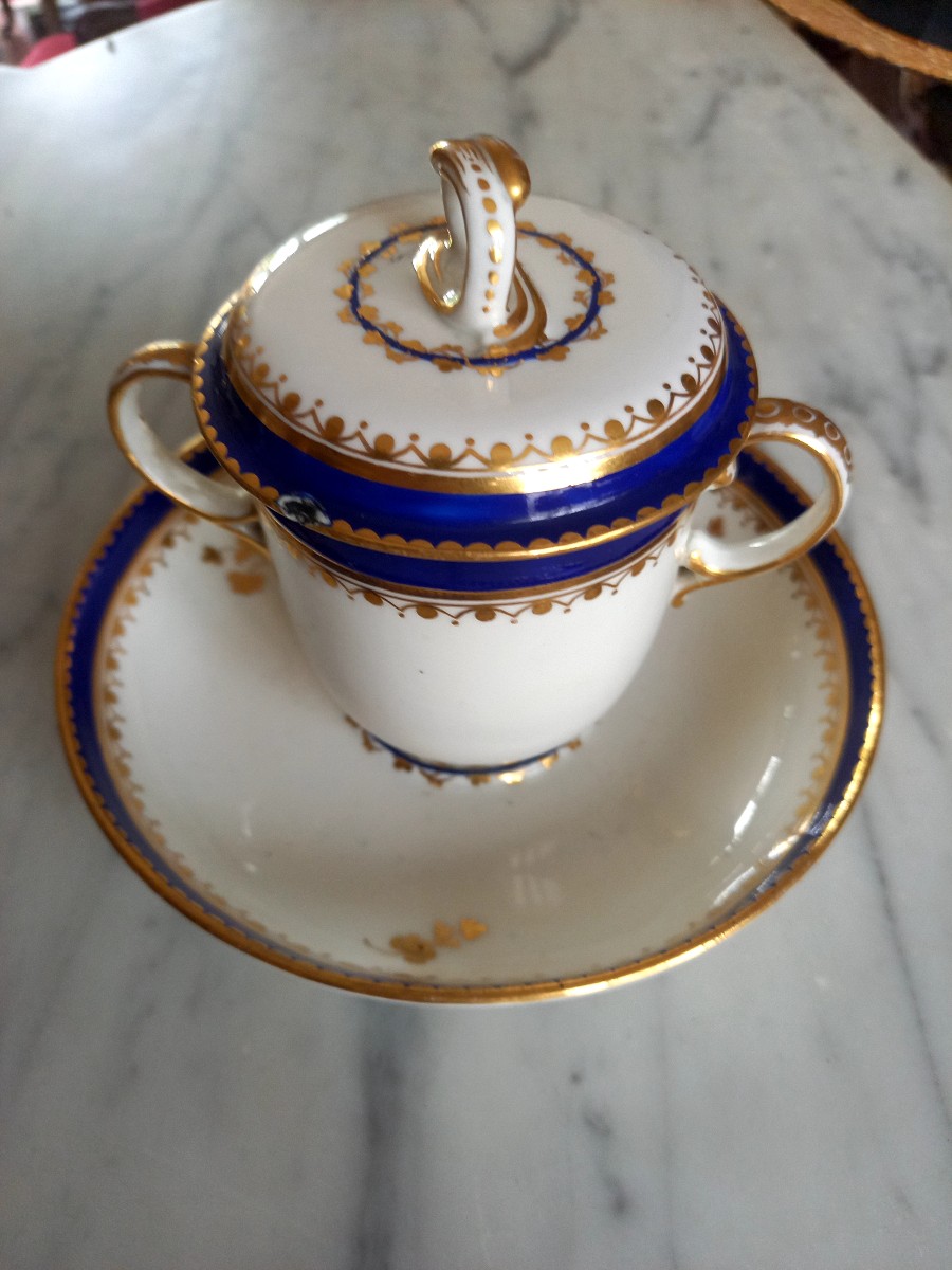 Tasse trembleuse , porcelaine de Derby-photo-2