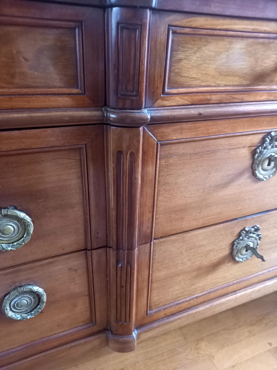 Commode Louis XVI en acajou à fort ressaut -photo-1