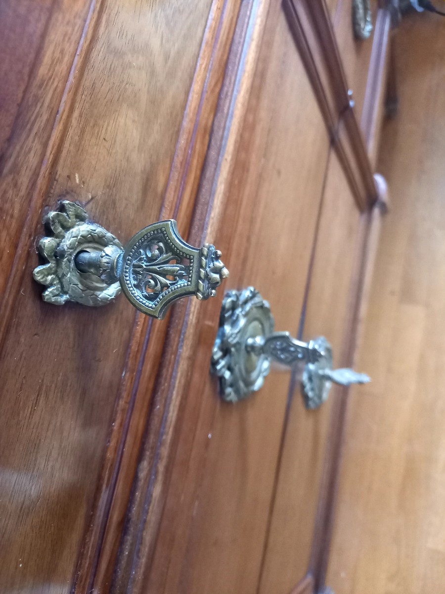 Commode Louis XVI en acajou à fort ressaut -photo-2