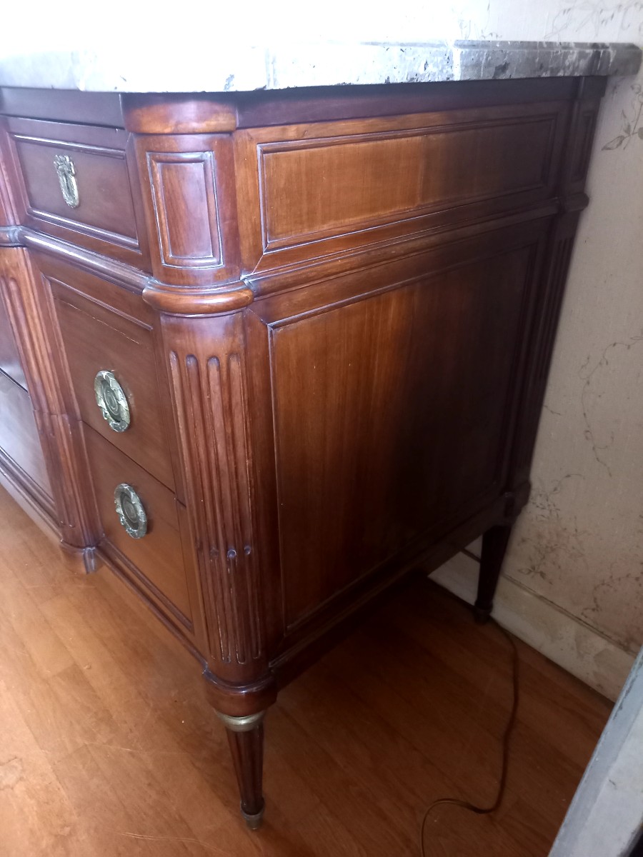 Commode Louis XVI en acajou à fort ressaut -photo-3