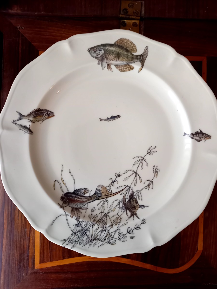 Porcelaine de Limoges vers 1950. 10 assiettes à poisson -photo-4