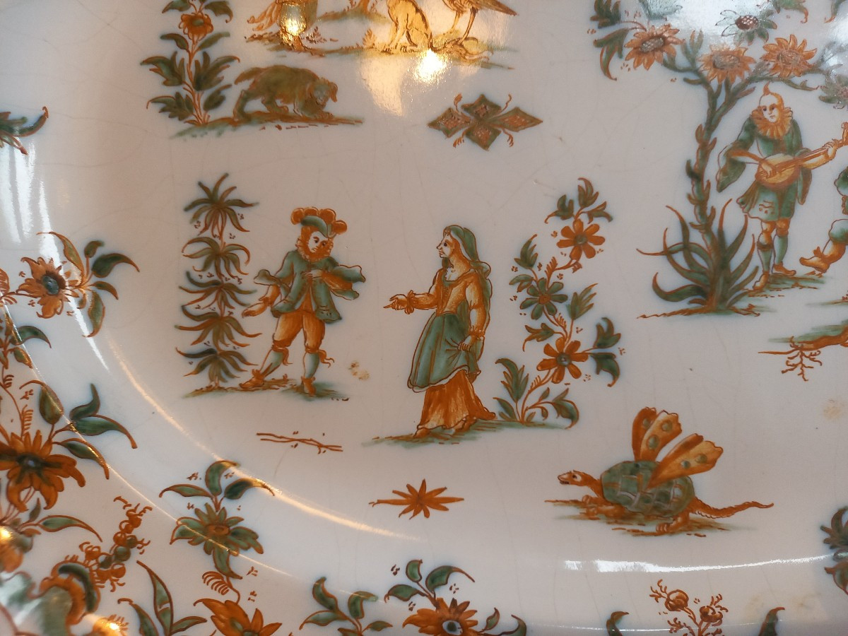18th Century. Joseph Olerys Factory. Dish With Grotesques Decoration -photo-2