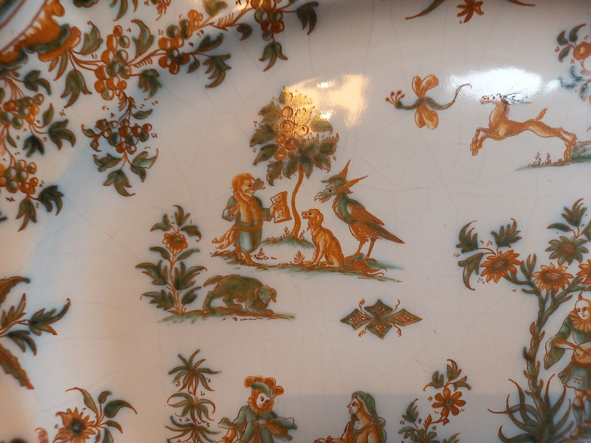 18th Century. Joseph Olerys Factory. Dish With Grotesques Decoration -photo-3
