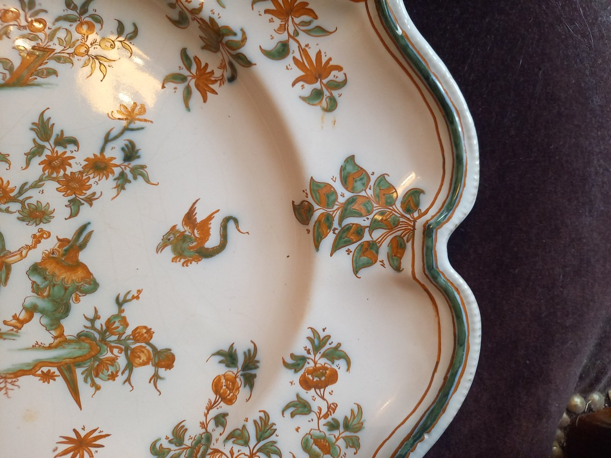 18th Century. Joseph Olerys Factory. Dish With Grotesques Decoration -photo-2