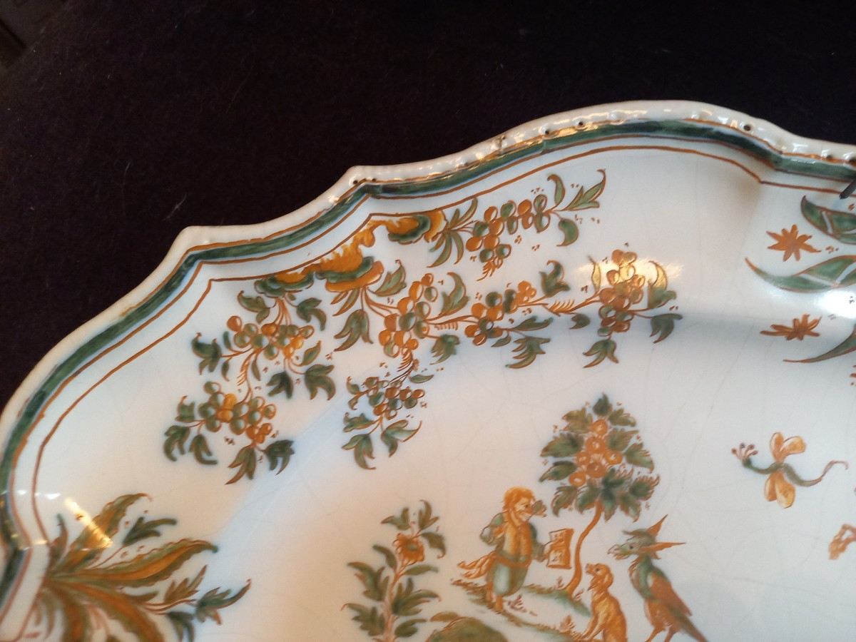 18th Century. Joseph Olerys Factory. Dish With Grotesques Decoration -photo-3
