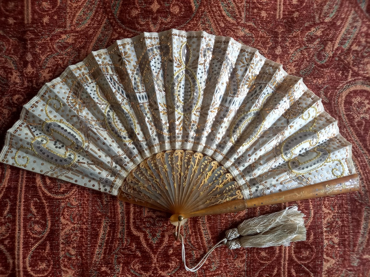 Circa 1900. Fan From The Casset Company In Lyon