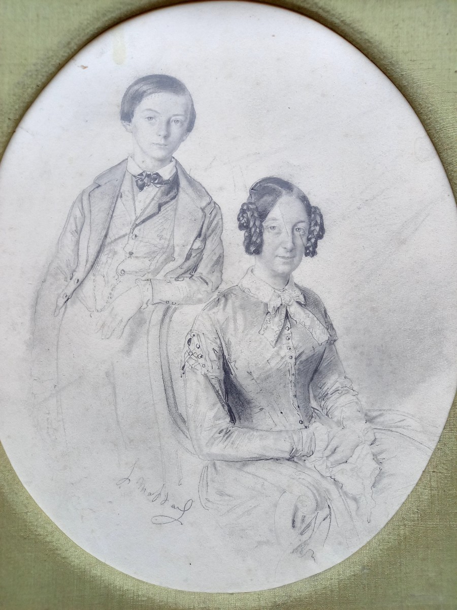 Vers  1850 . Portrait d'une mère et de son fils , dessin à la pierre noire