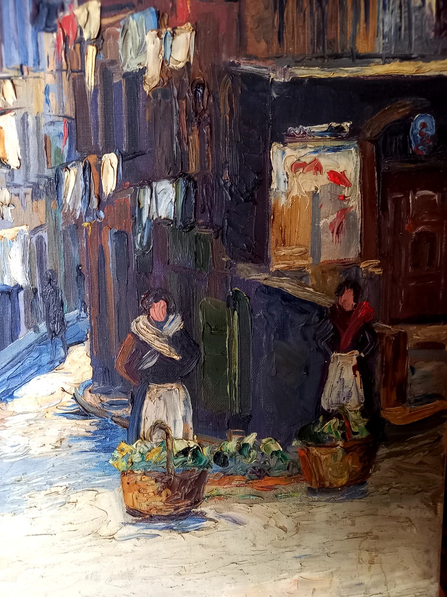 Vers  1930 . Rue animée d'une vieille ville provençale-photo-4