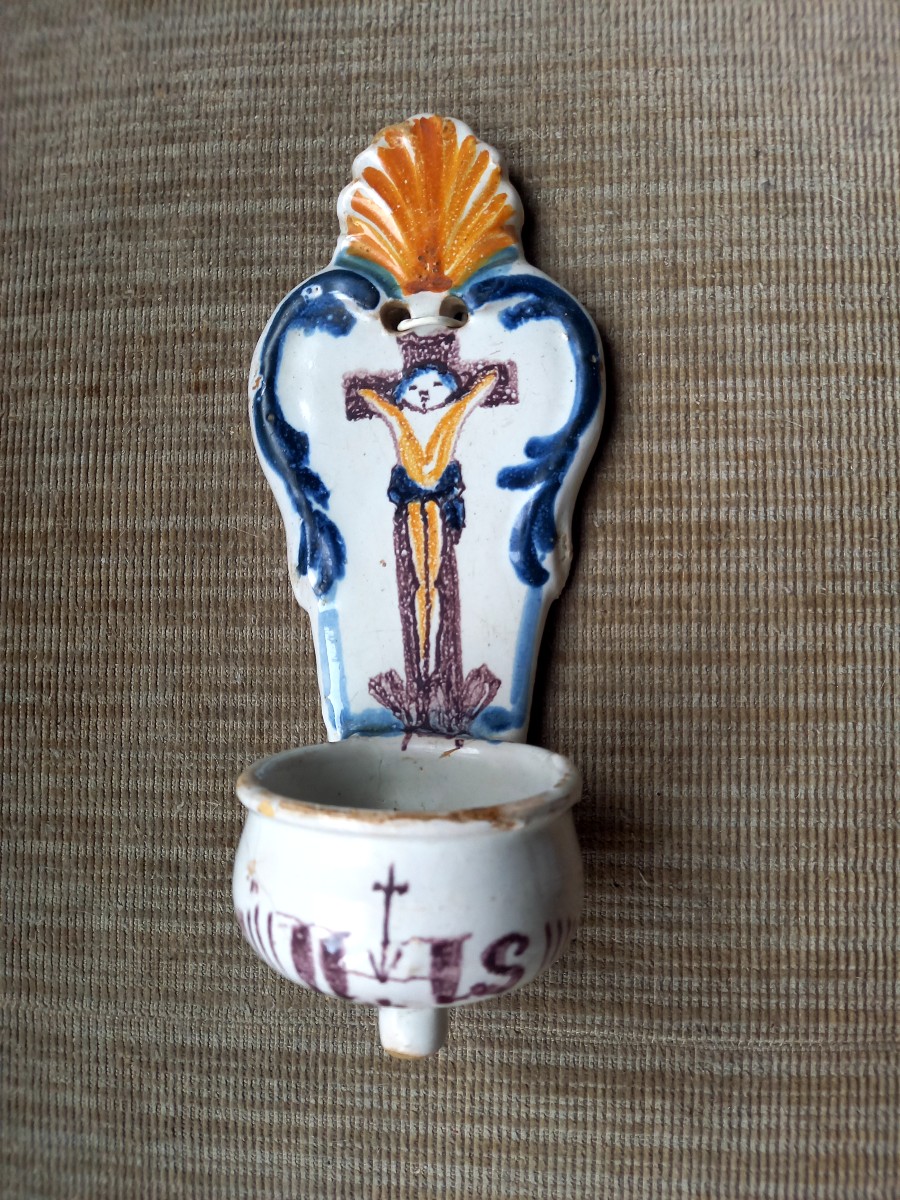 Faience de Nevers XVIIIE : bénitier 