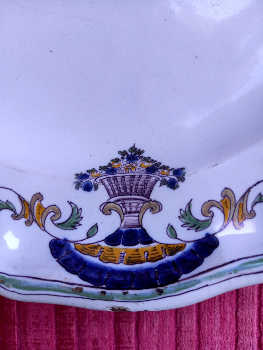 Moustier XVIIIE.  Assiette à la fanfare-photo-4