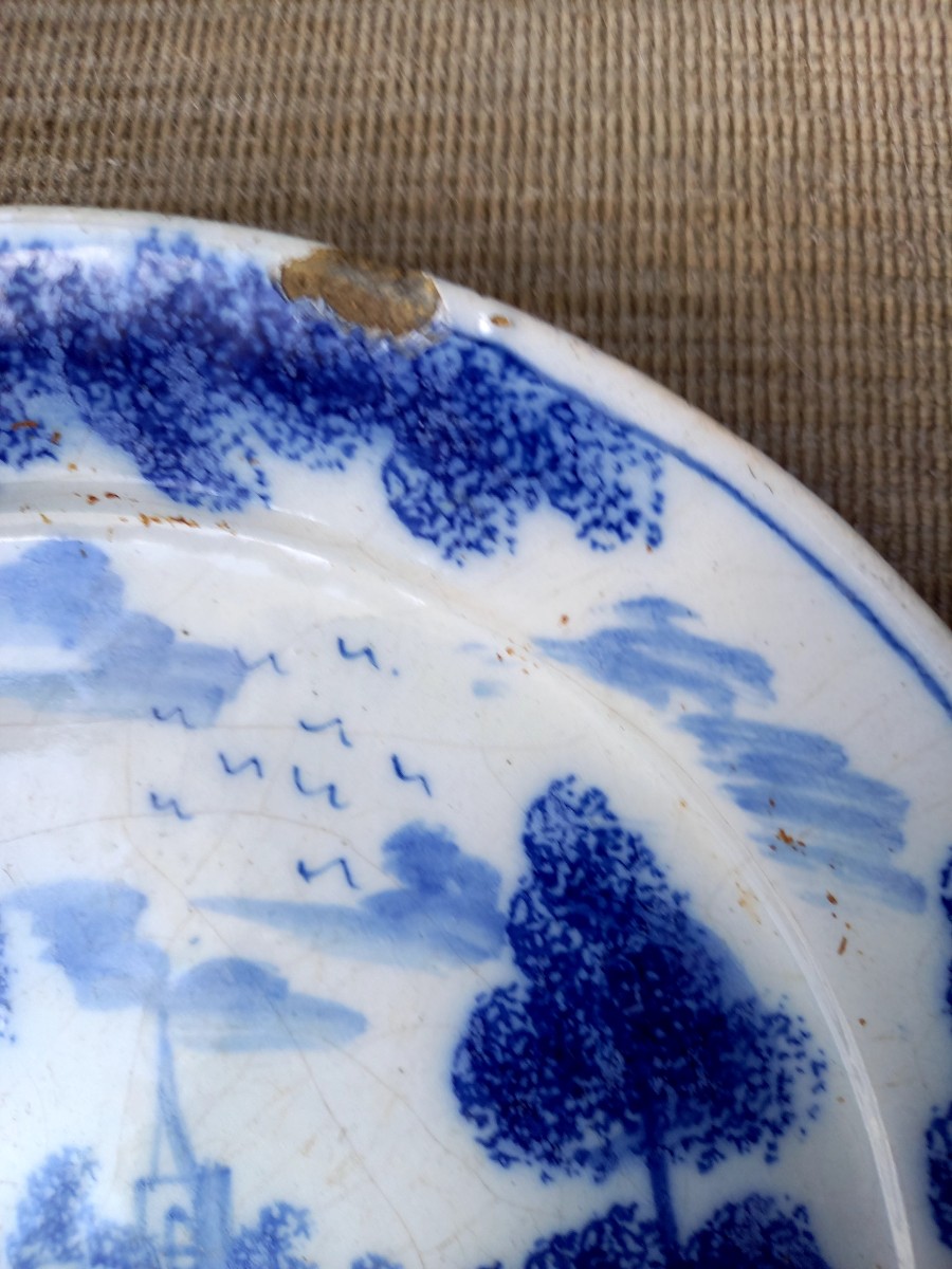 Delft . Première moitié du XVIIIE.  Assiette à  decor de scène campagnarde -photo-4