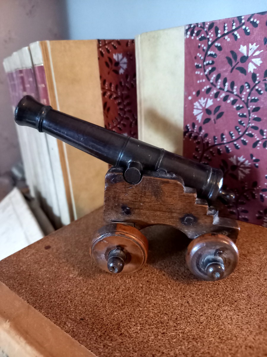 Late 17th Or Early 19th Century.  Miniature Marine Gun Complete With Carriage.-photo-2