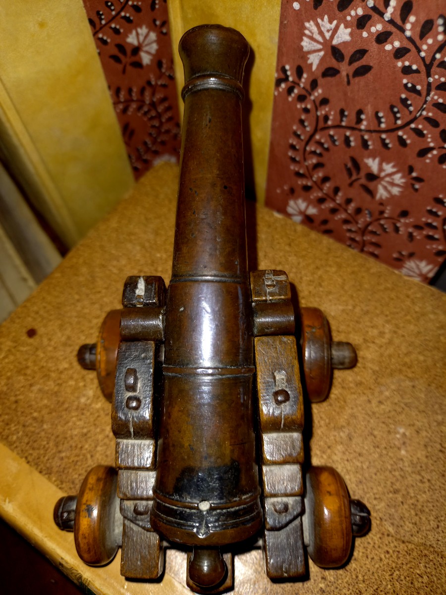 Late 17th Or Early 19th Century.  Miniature Marine Gun Complete With Carriage.-photo-1