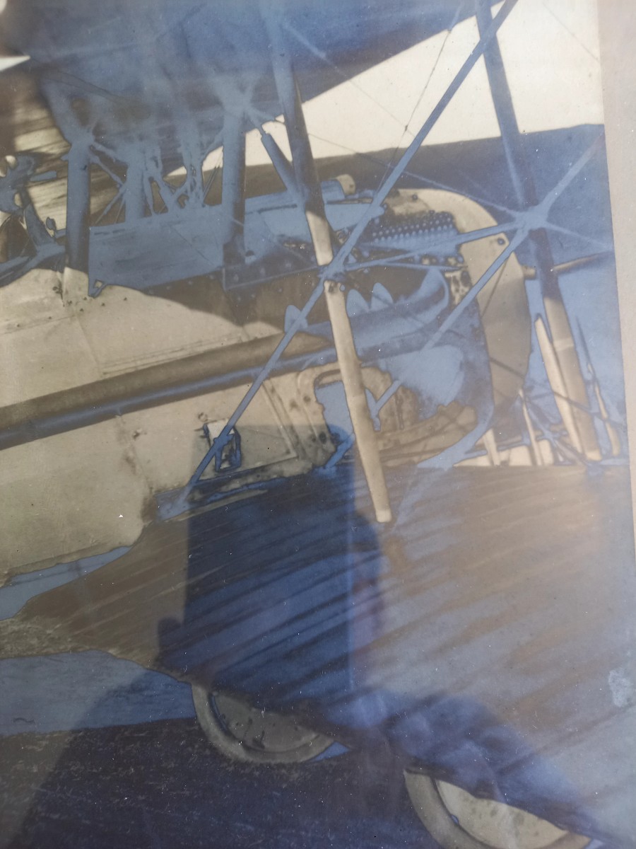 Grande guerre.  Photo d'un pilote à bord de son appareil -photo-4