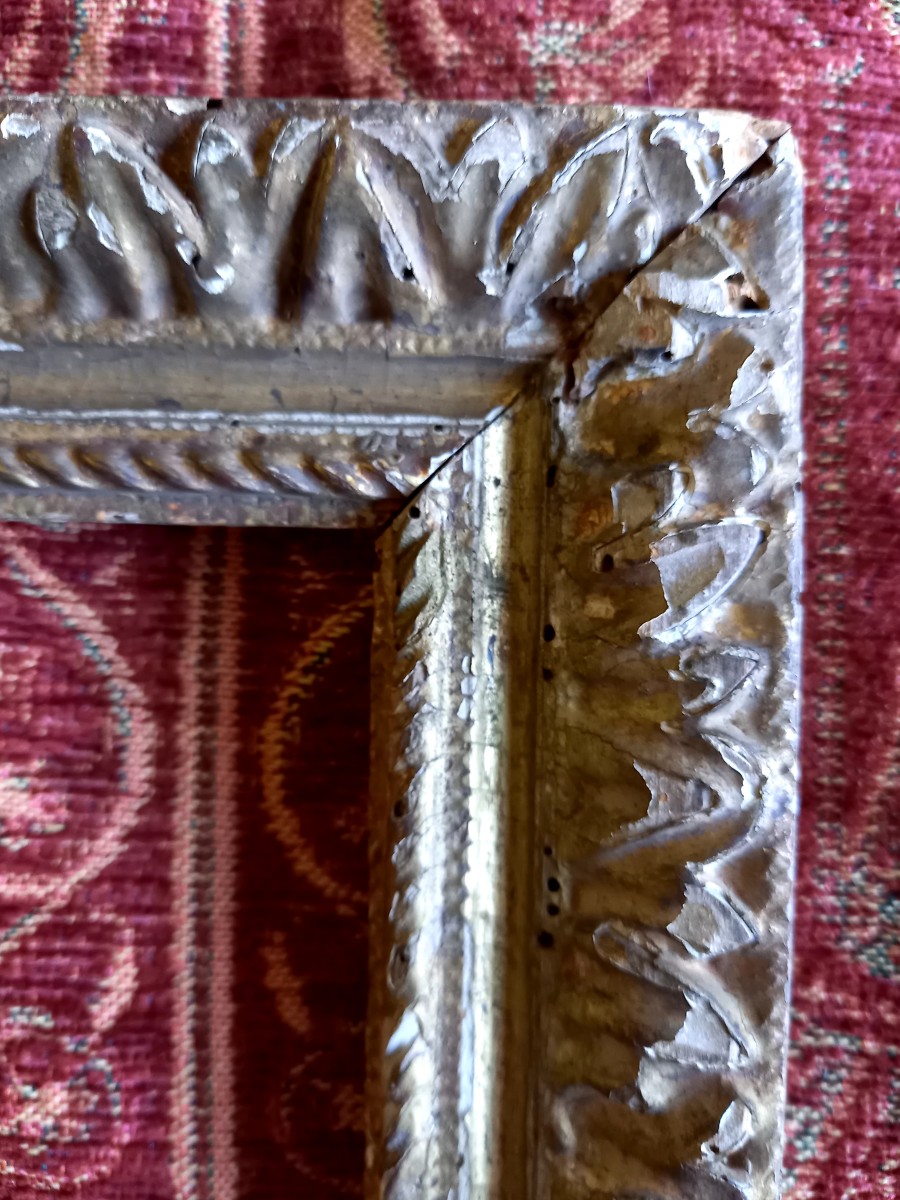 XVI e siècle.  Cadre Louis XIII en bois sculpté et doré -photo-2