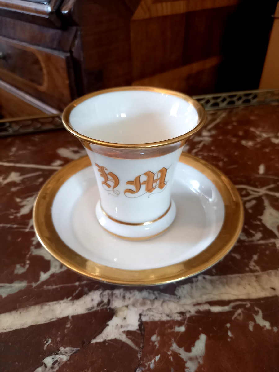 Manufacture Nast, Paris.  Vers 1830 . Tasse à café monogrammée -photo-2