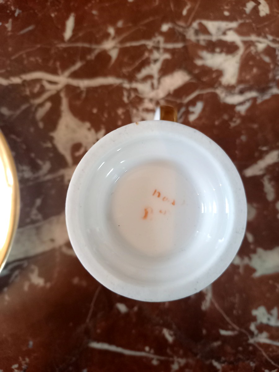 Manufacture Nast, Paris.  Vers 1830 . Tasse à café monogrammée -photo-1