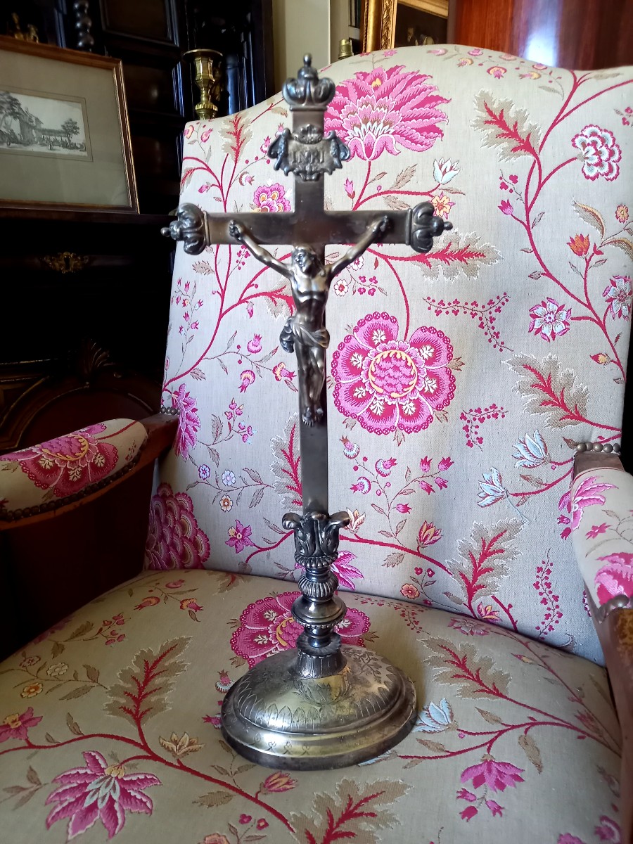 Dans goût de la regence.  Crucifix en métal argenté -photo-2