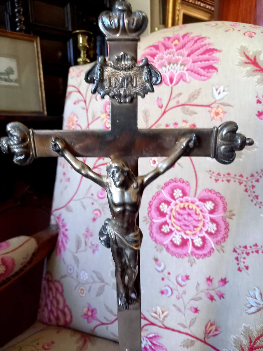 Dans goût de la regence.  Crucifix en métal argenté -photo-3
