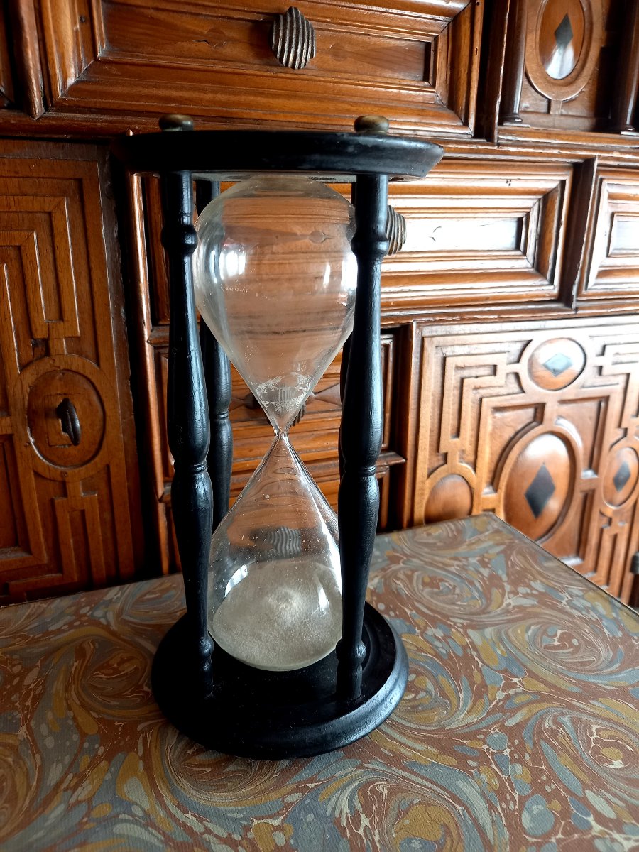 Marine Hourglass