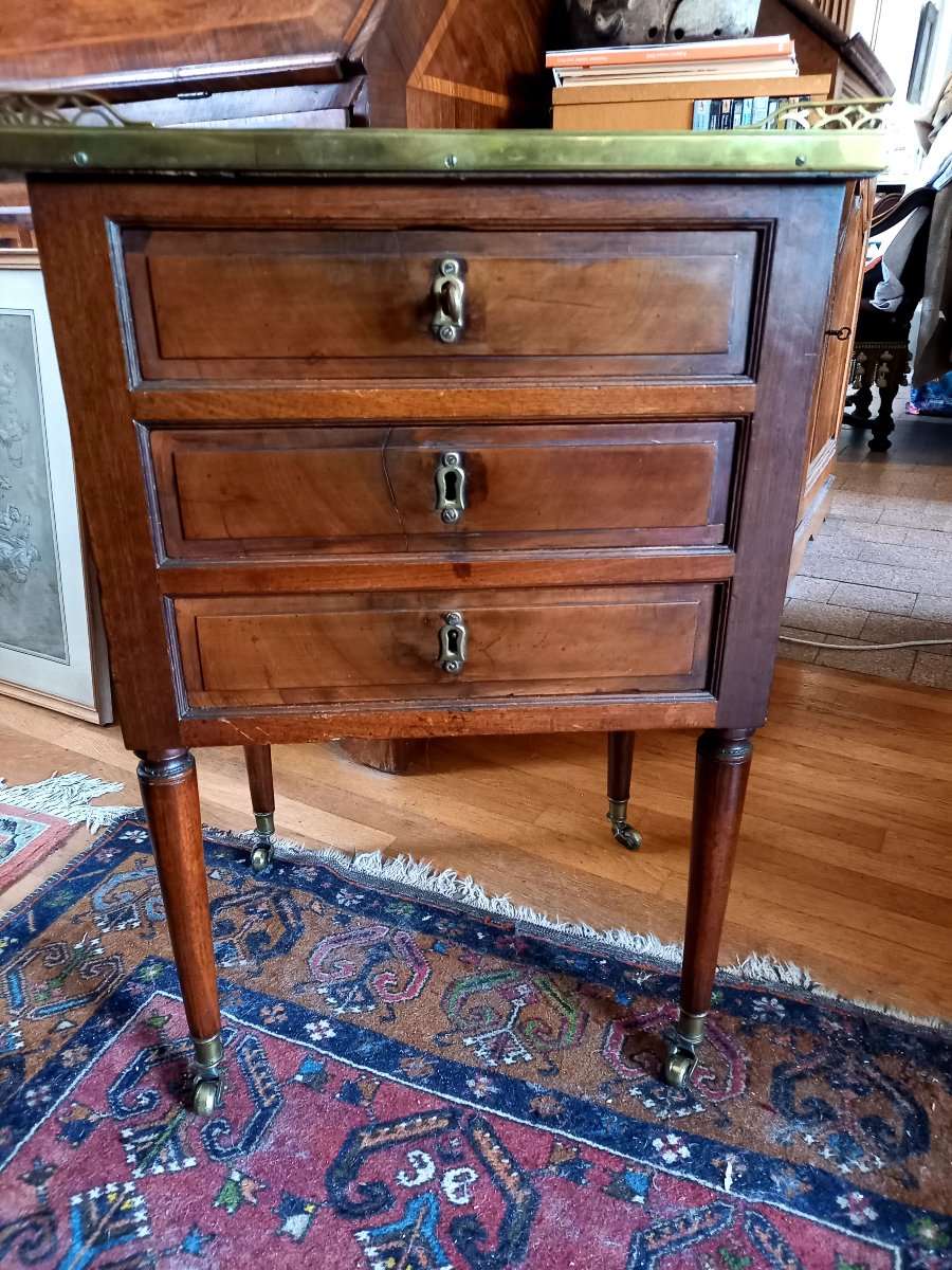 Louis XVI Period Mahogany Flying Cabinet-photo-3