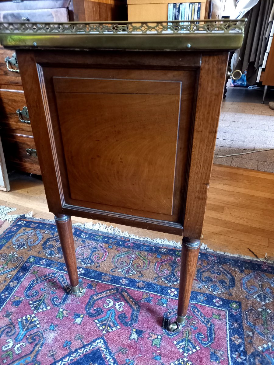 Louis XVI Period Mahogany Flying Cabinet-photo-4