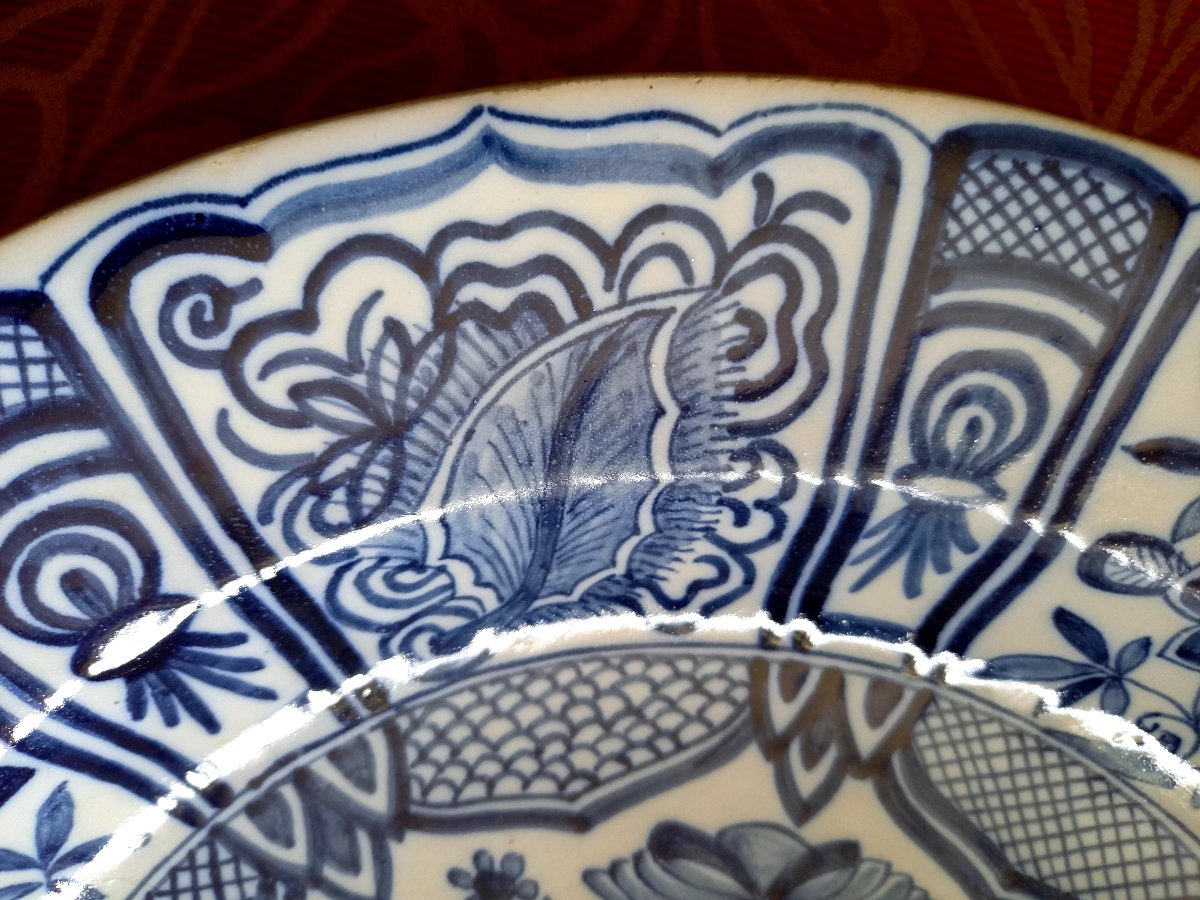 XVIIe Siecle .large Dish In  Delft Earthenware In The Style Of Chinese Kraak Porcelains.-photo-3