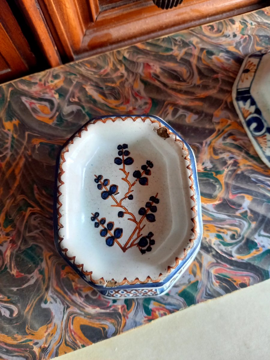 Rouen Faience, Early 18th Century.  A Set Of Two  Salt Cellars-photo-1