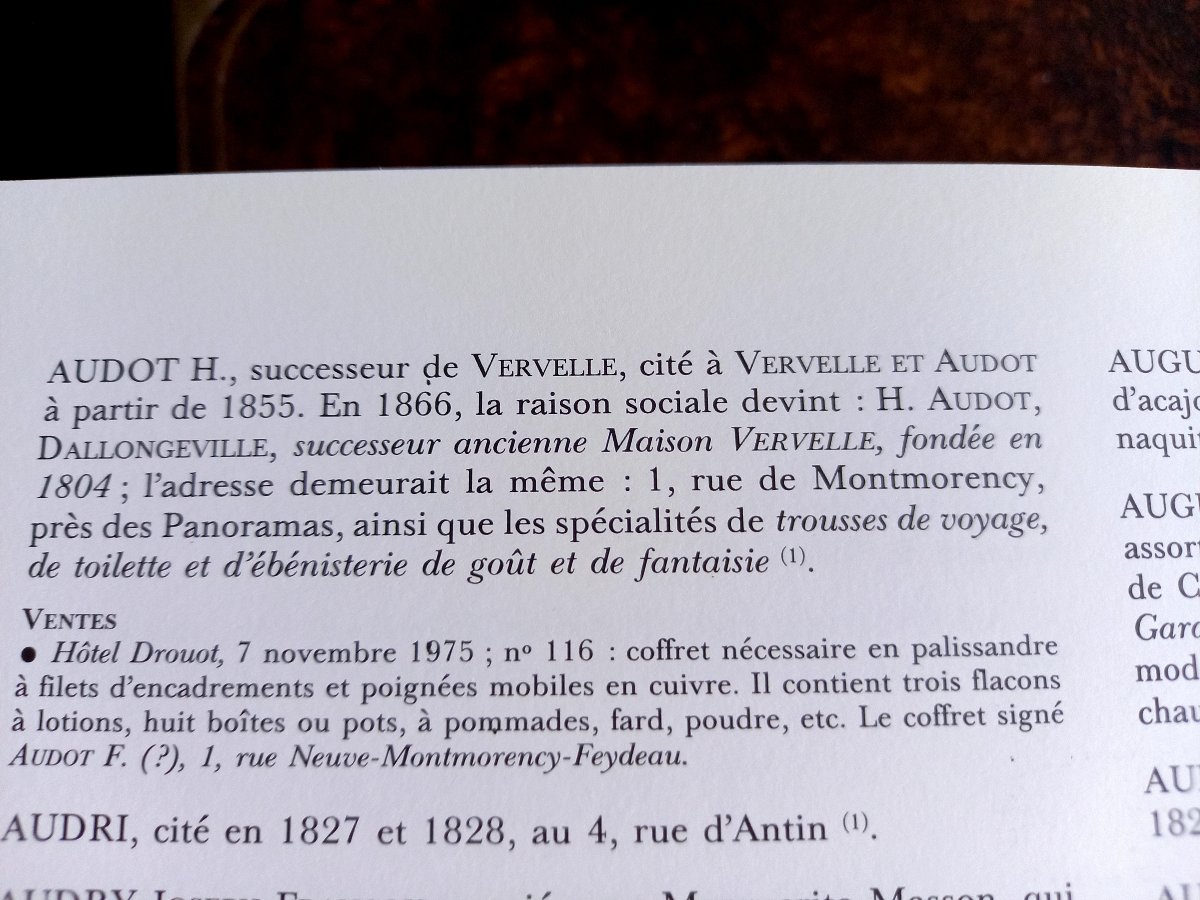 Vers 1860 . Estampillé Audot.  Écritoire armorié en palissandre -photo-7