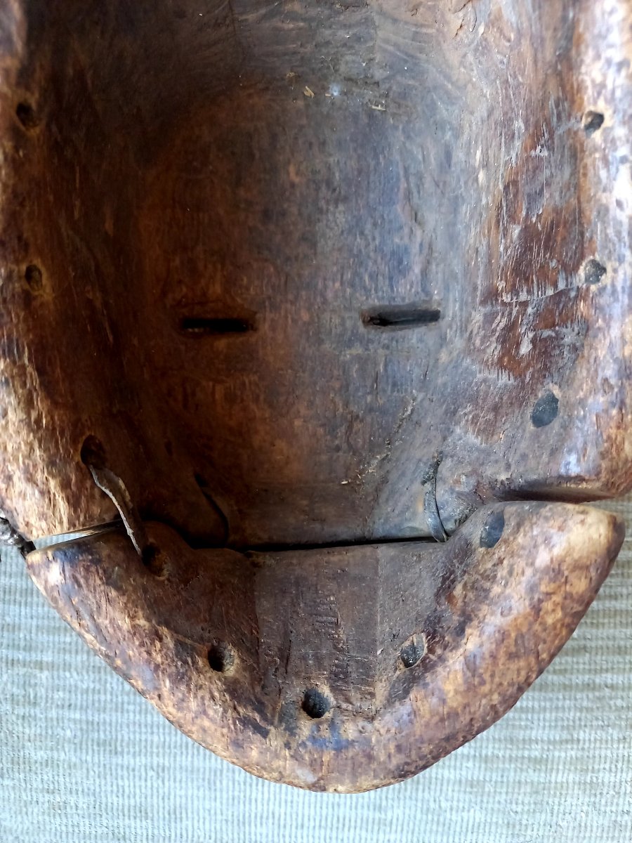 Gabon. Punu Mask With A Hinged Jaw -photo-1