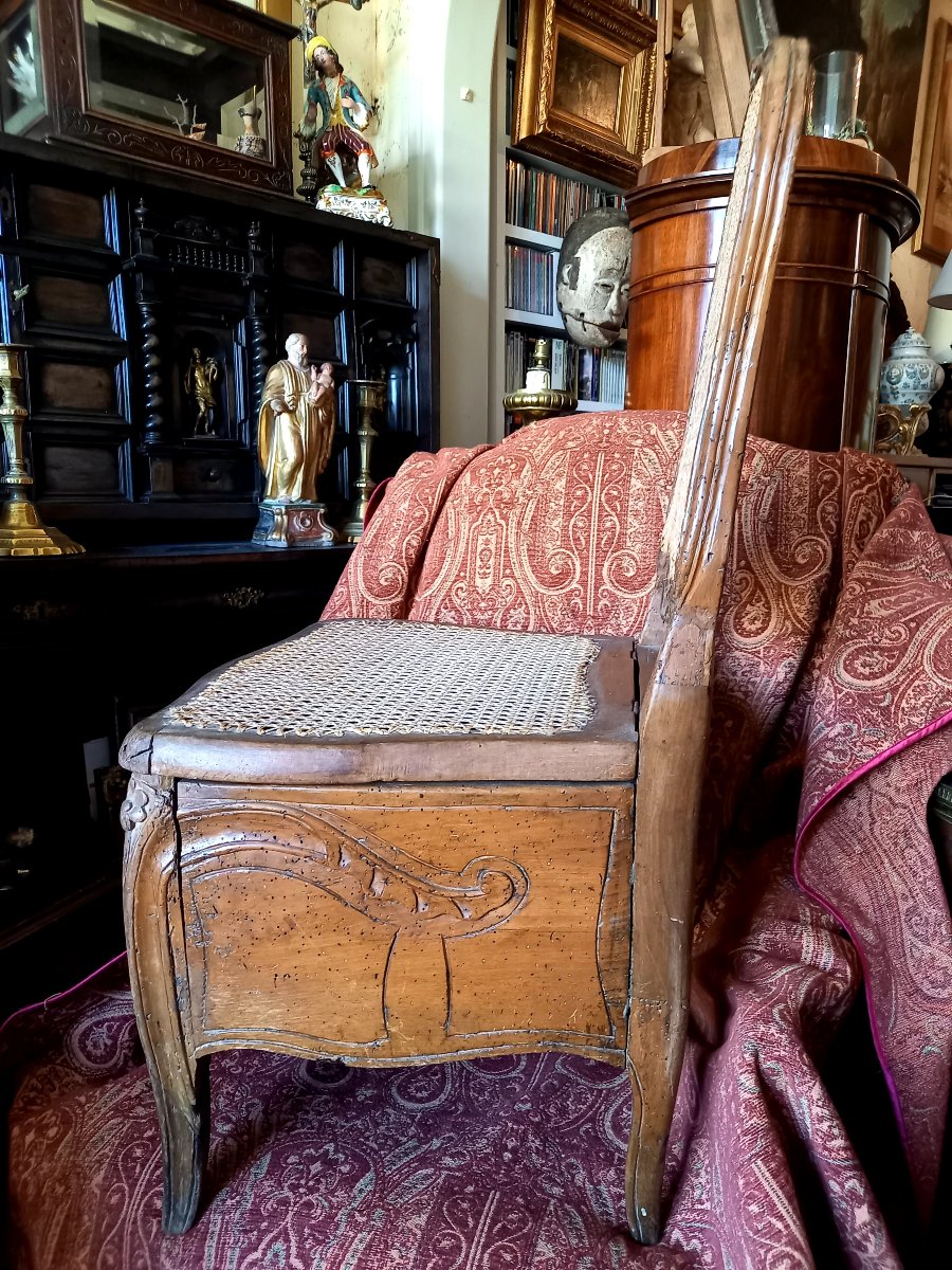 XVIIIE siècle. Chaise de commodité Louis XV-photo-2