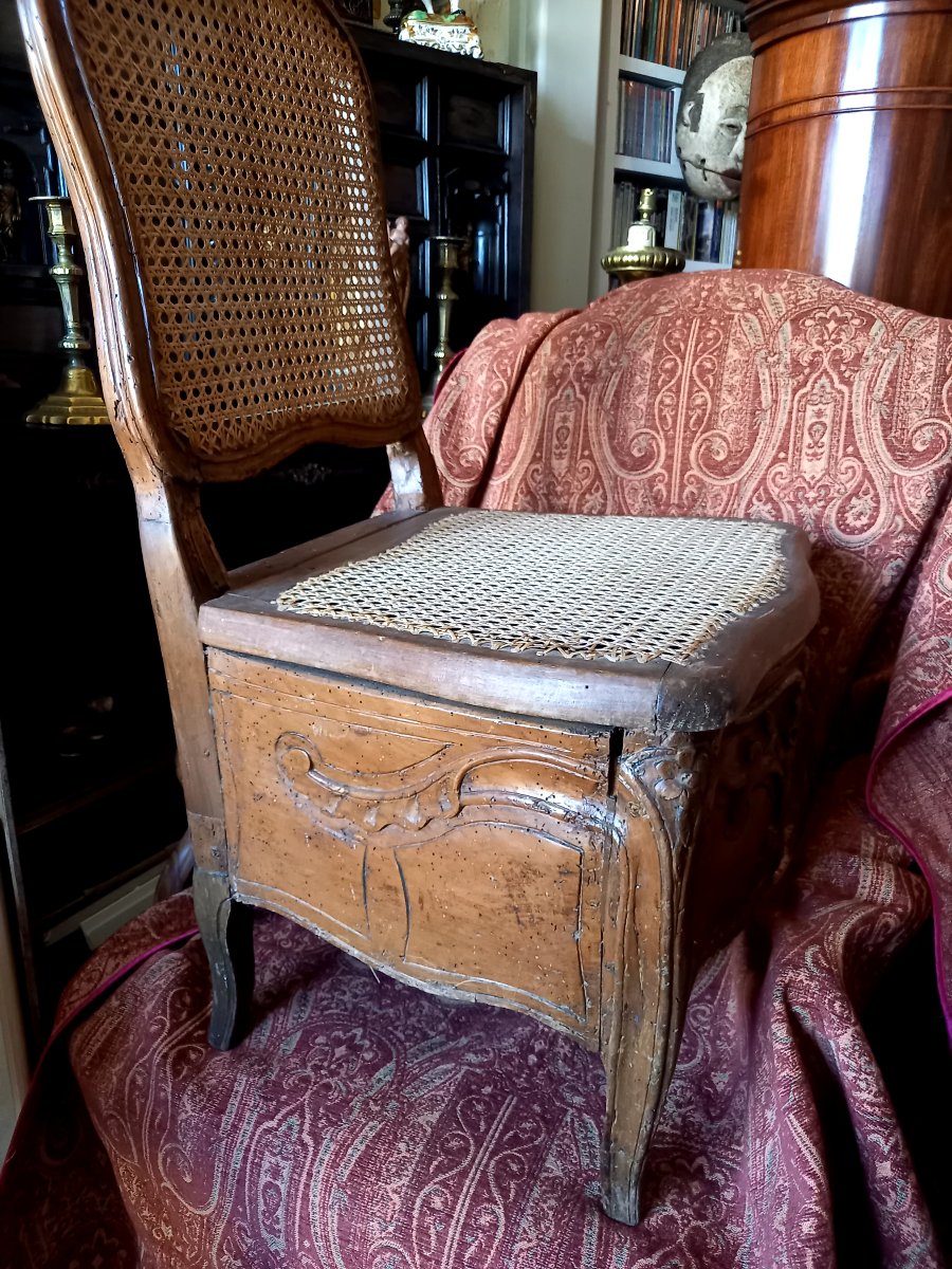 XVIIIE siècle. Chaise de commodité Louis XV-photo-4