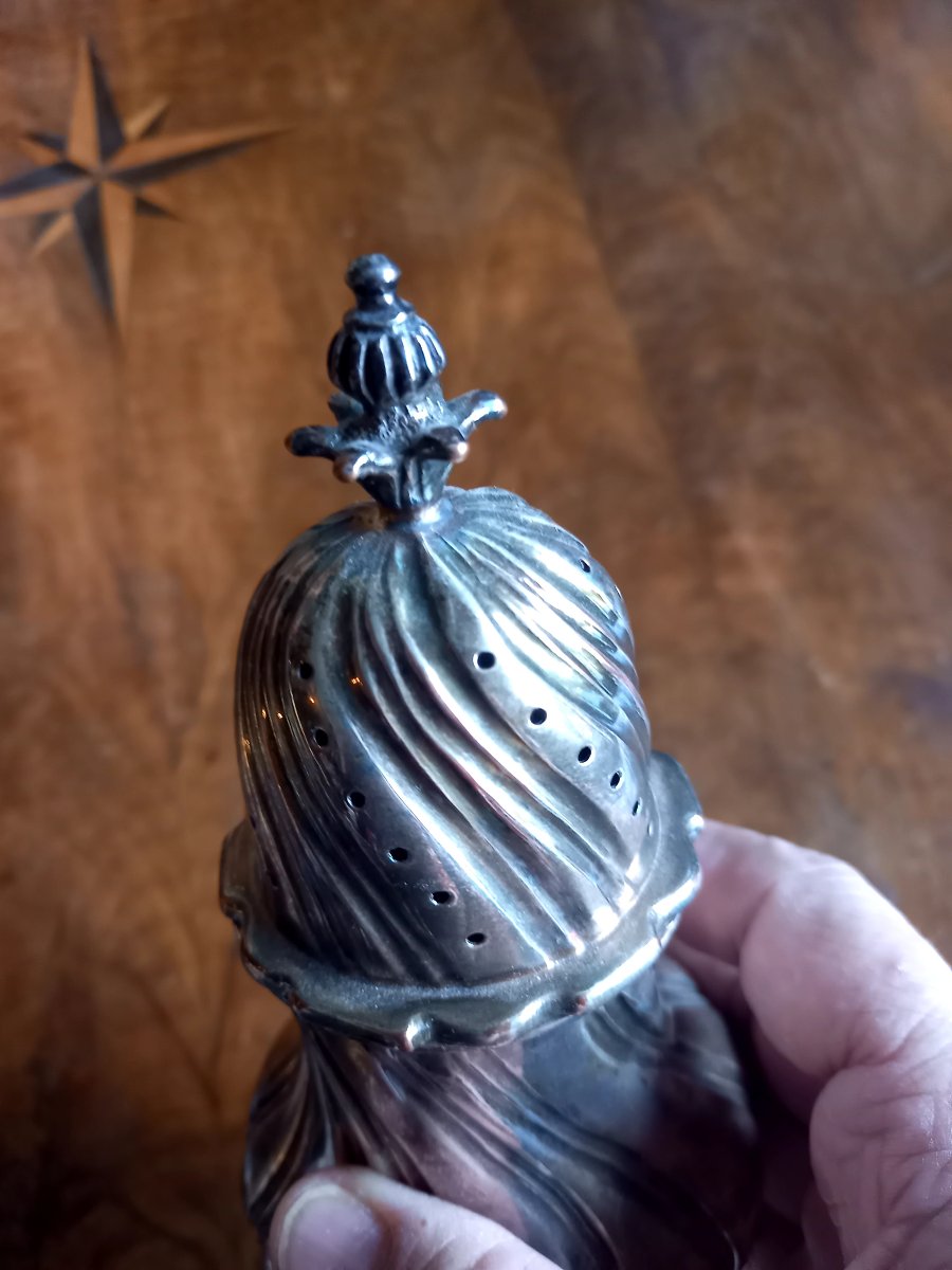 Silver-plated Metal Shaker In The 18th-century Style -photo-4