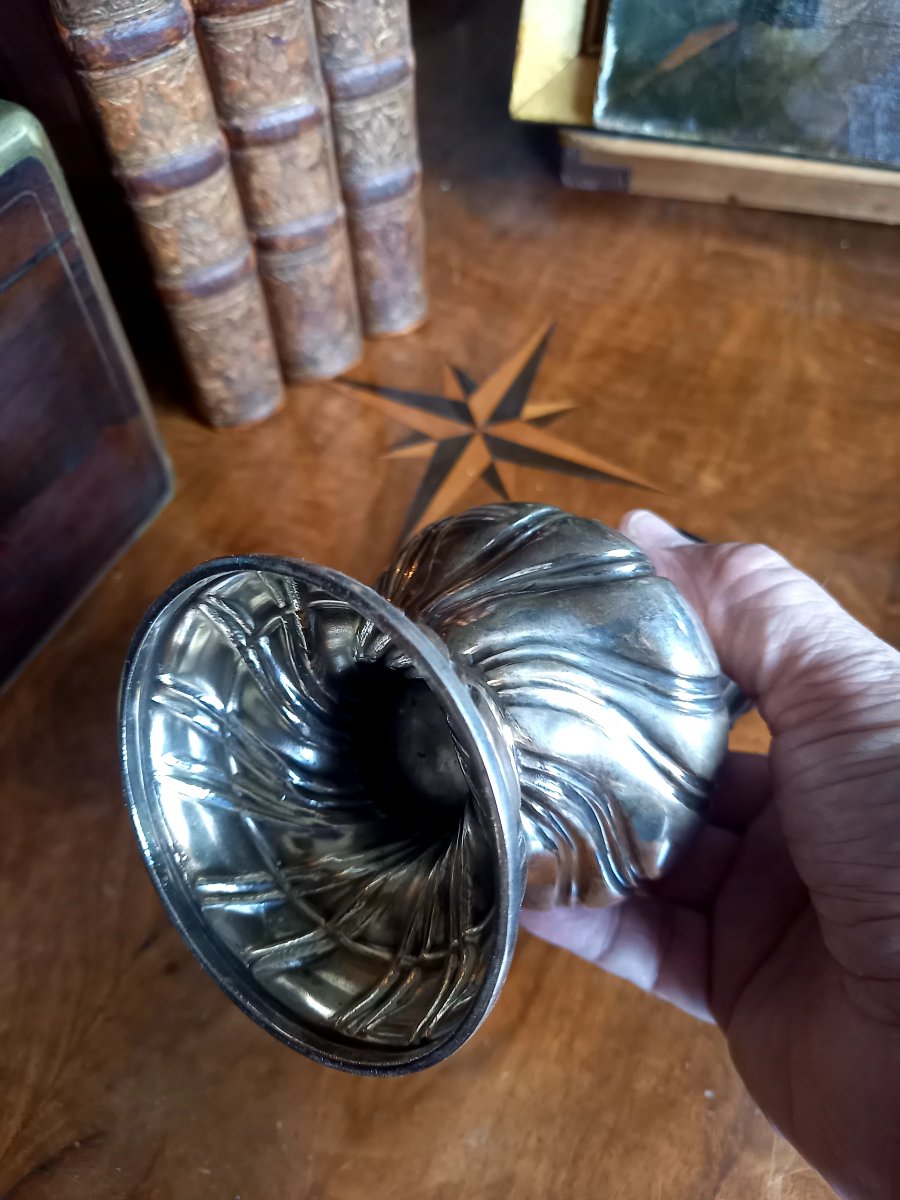 Silver-plated Metal Shaker In The 18th-century Style -photo-3
