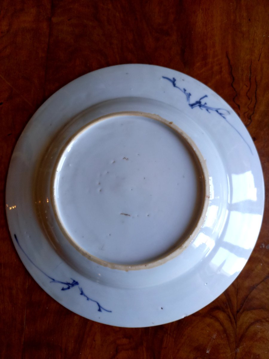 XVIIIE siècle.  Chine à l'imitation du Japon.  Paire d'assiettes dans le style d'Imari-photo-6